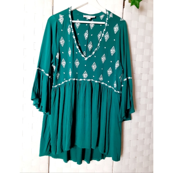 Torrid Green Embroidered Bell-Sleeve Tunic - Picture 10 of 16